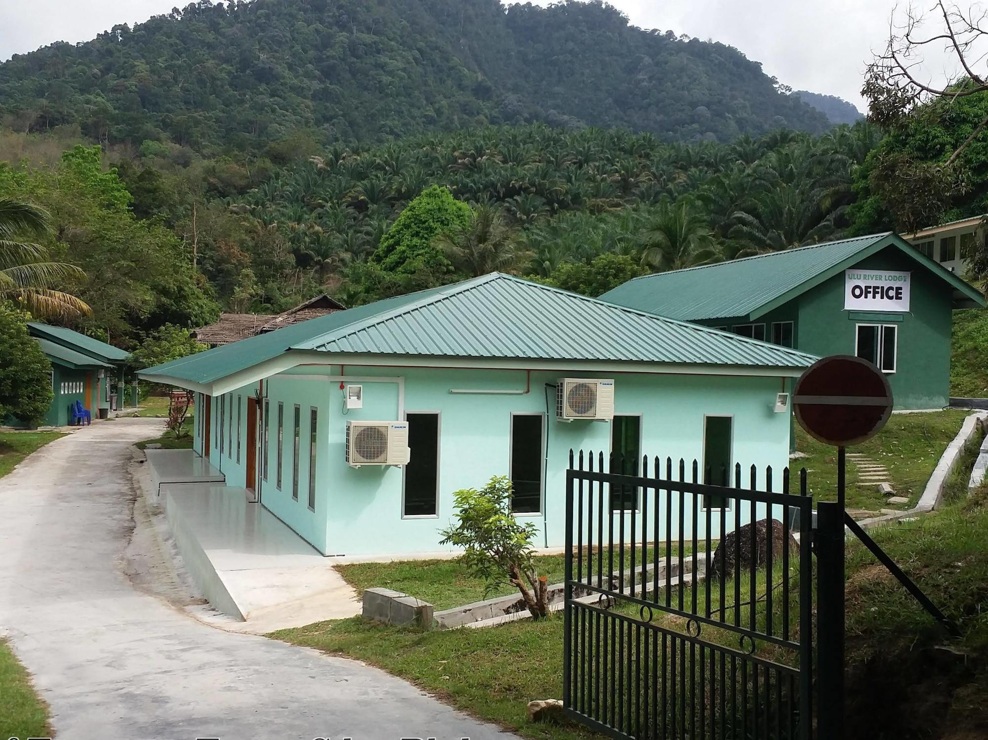 Ulu River Lodge Gopeng Exteriör bild
